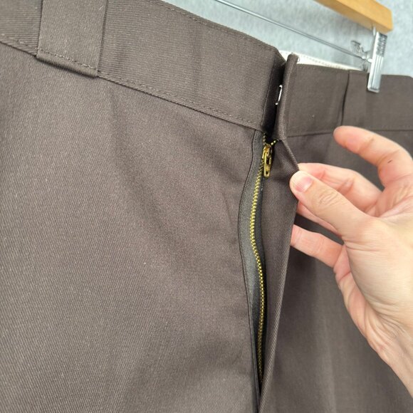Dickies Mens Twill Work Loose Fit Short Size 36 Brown 13" Work Delivery NEW - Picture 2 of 13